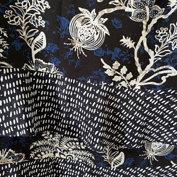 Cabi Black Floral Hybrid Blouse #5355 Size Small - Picture 7 of 9